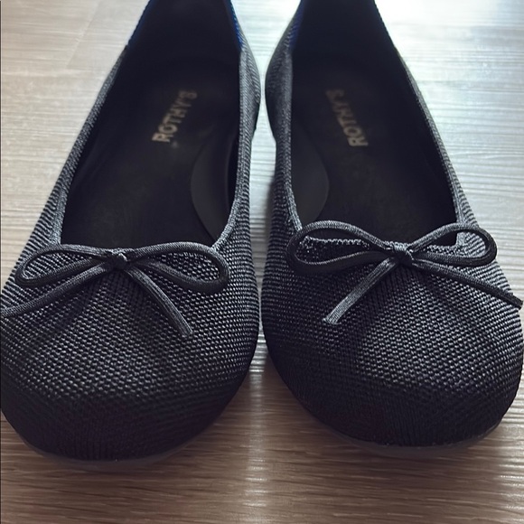 Like New Rothy's Black Ballet Flats Size 8 - Picture 4 of 5